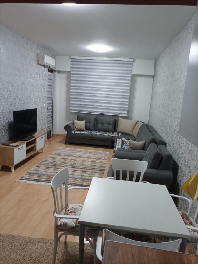 Two Rooms And Kitchen, Bathroom With Balcony Apartment Skopje Exterior foto