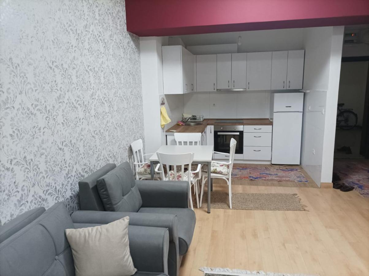 Two Rooms And Kitchen, Bathroom With Balcony Apartment Skopje Exterior foto