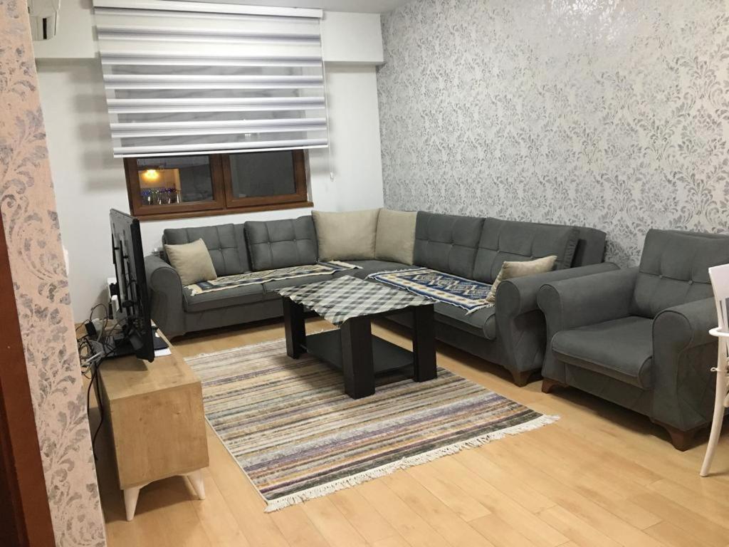 Two Rooms And Kitchen, Bathroom With Balcony Apartment Skopje Exterior foto