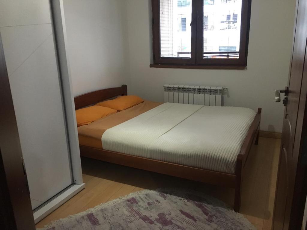 Two Rooms And Kitchen, Bathroom With Balcony Apartment Skopje Exterior foto