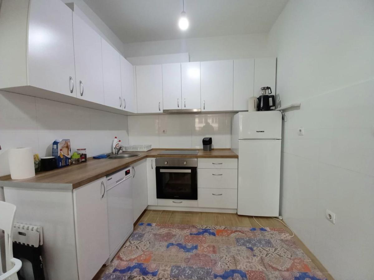 Two Rooms And Kitchen, Bathroom With Balcony Apartment Skopje Exterior foto