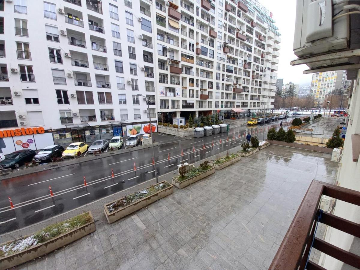 Two Rooms And Kitchen, Bathroom With Balcony Apartment Skopje Exterior foto