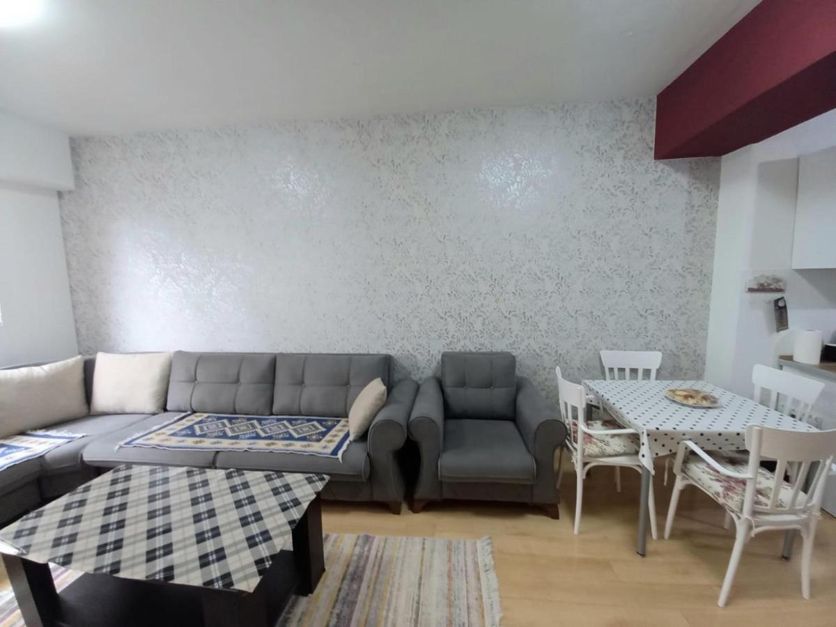 Two Rooms And Kitchen, Bathroom With Balcony Apartment Skopje Exterior foto
