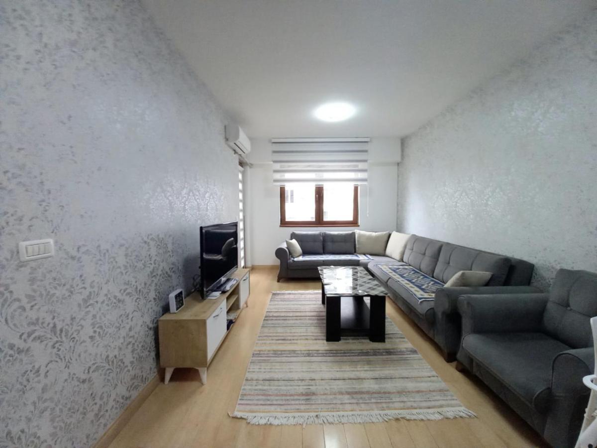 Two Rooms And Kitchen, Bathroom With Balcony Apartment Skopje Exterior foto